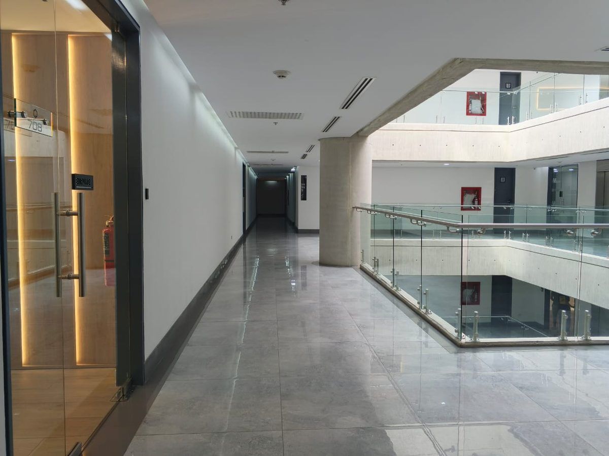 Torre Q — Pasillo piso 7
